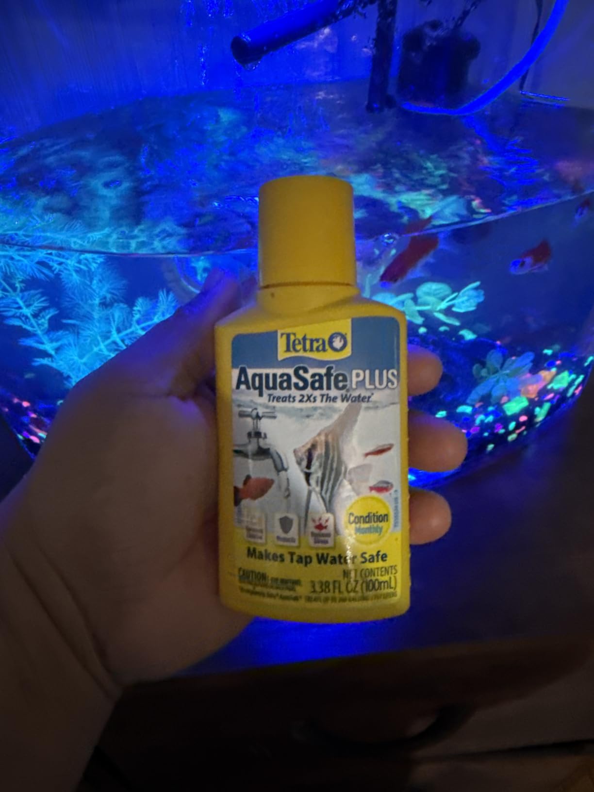 Tetra AquaSafe Plus 3.38 Ounces, Aquarium Water Conditioner And Dechlorinator customer photo 1