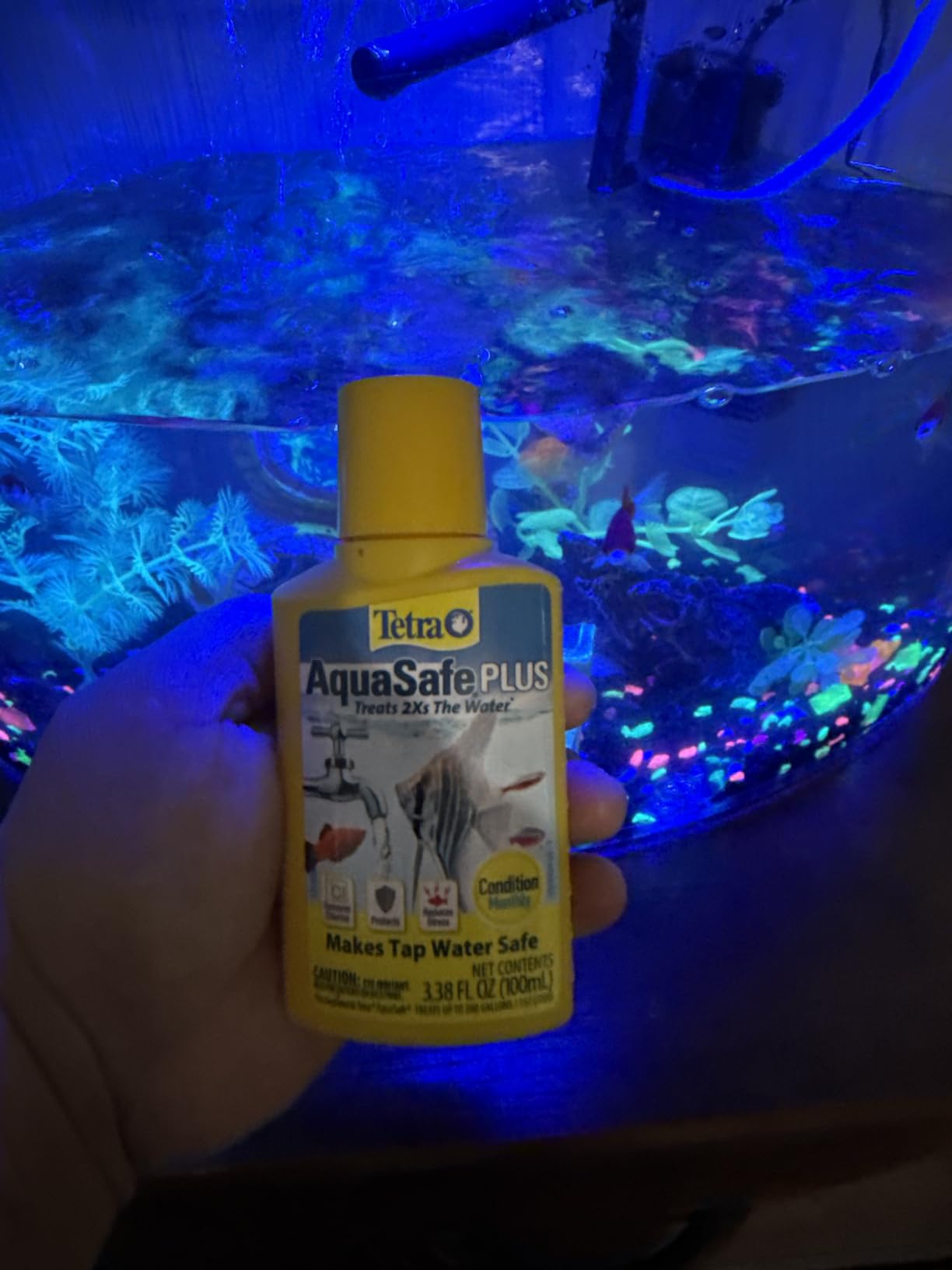 Tetra AquaSafe Plus 3.38 Ounces, Aquarium Water Conditioner And Dechlorinator customer photo 2