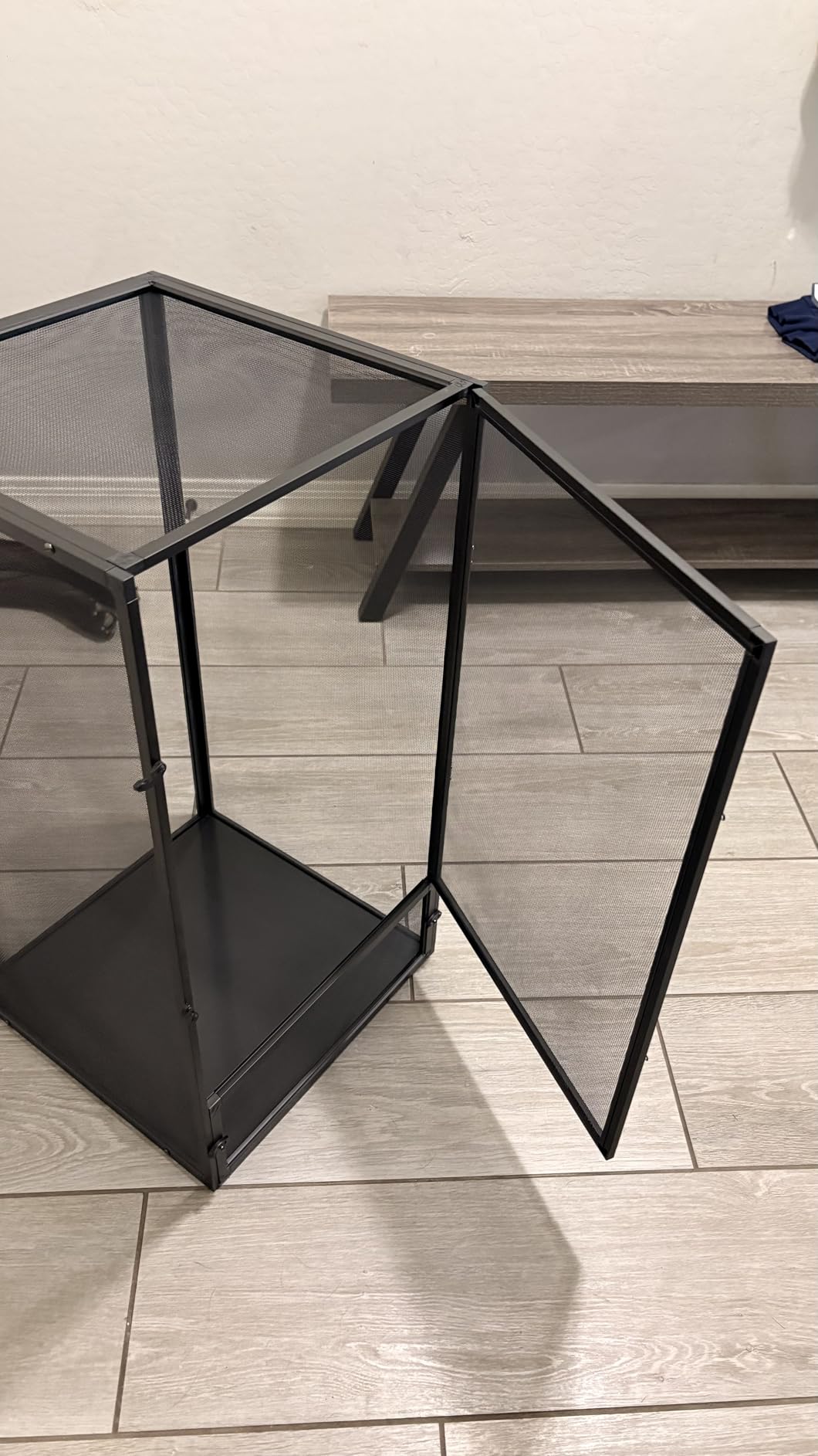 Zoo Med ReptiBreeze Open Air Screen Cage, Large, 18 x 18 x 36-Inches customer photo 2