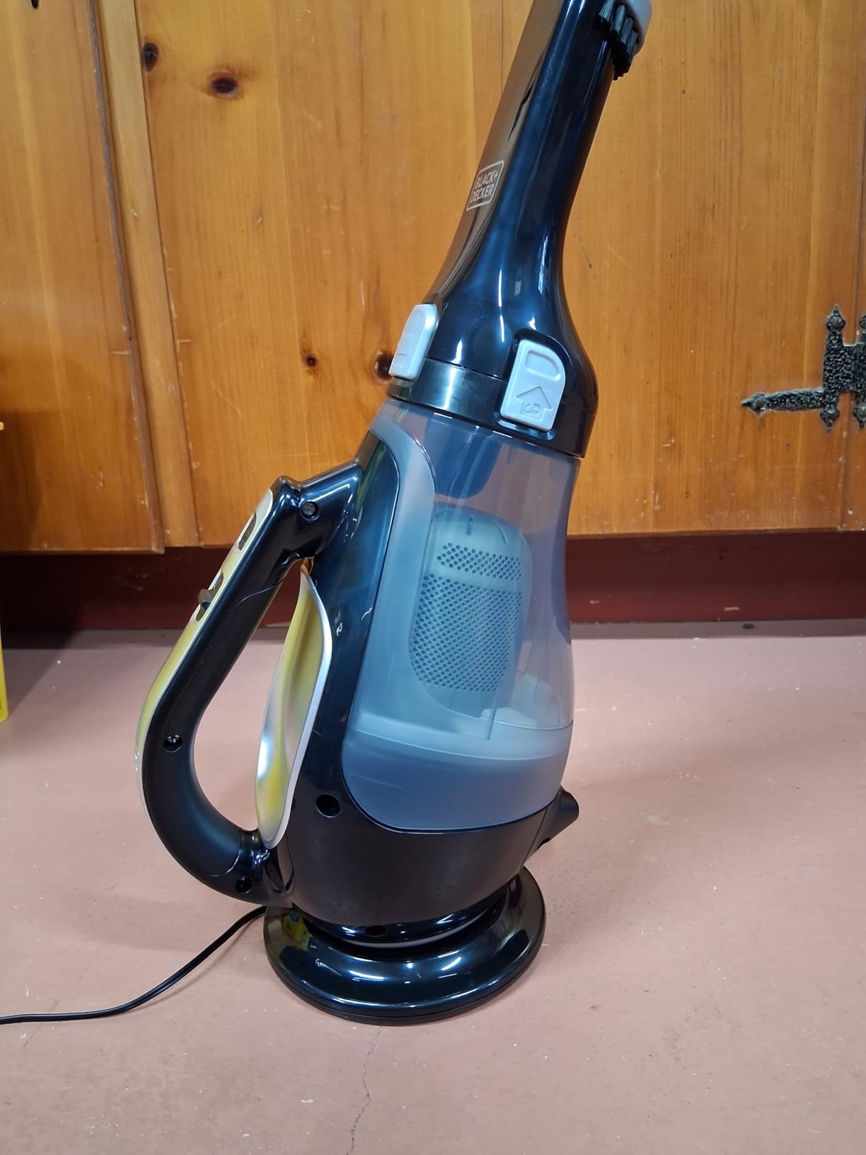 BLACK+DECKER dustbuster 20V Hand Vacuum Cordless Rechargeable, Car Vacuum Portable, Powerful Suction AdvancedClean Hand Vac with Extendible Crevice Tool, Flip-Up Brush and Charging Base (BDH2000L) customer photo 2