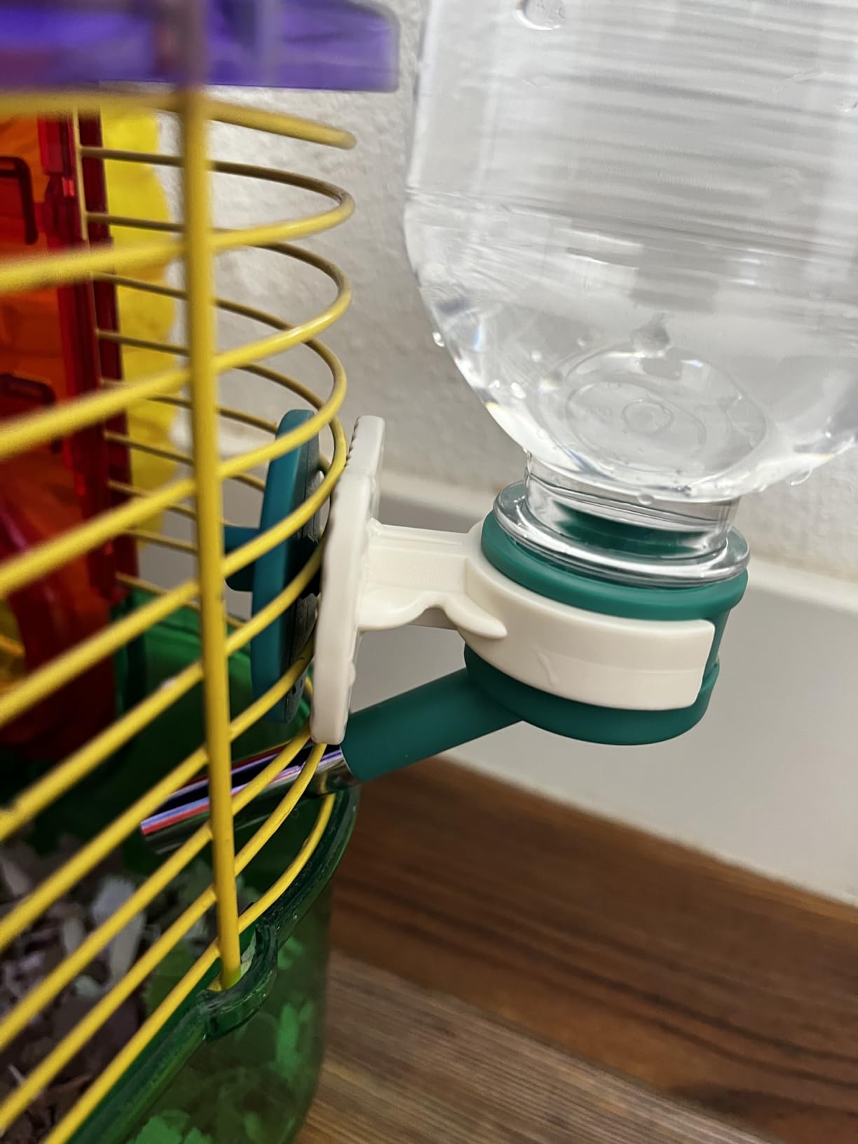 Choco Nose No-Drip Small Animal Water Bottle - Leak-Proof Patented Nozzle Helps Prevent Pet Cage Mess & Wet Bedding - Guinea Pig, Rabbit, Ferret, Hamster - BPA Free, Easy Install, 10.2 fl oz (C128) customer photo 1