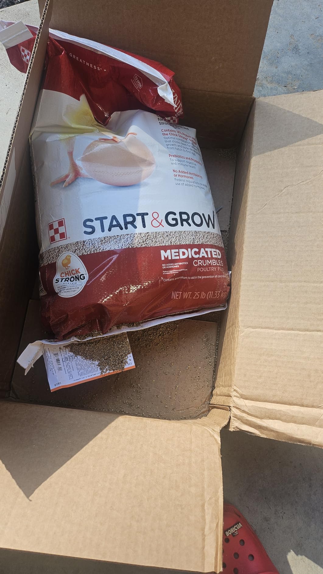 Purina Start & Grow | Nutritionally Complete Medicated Chick Feed Crumbles | 25 Pound (25 lb.) Bag customer photo 1