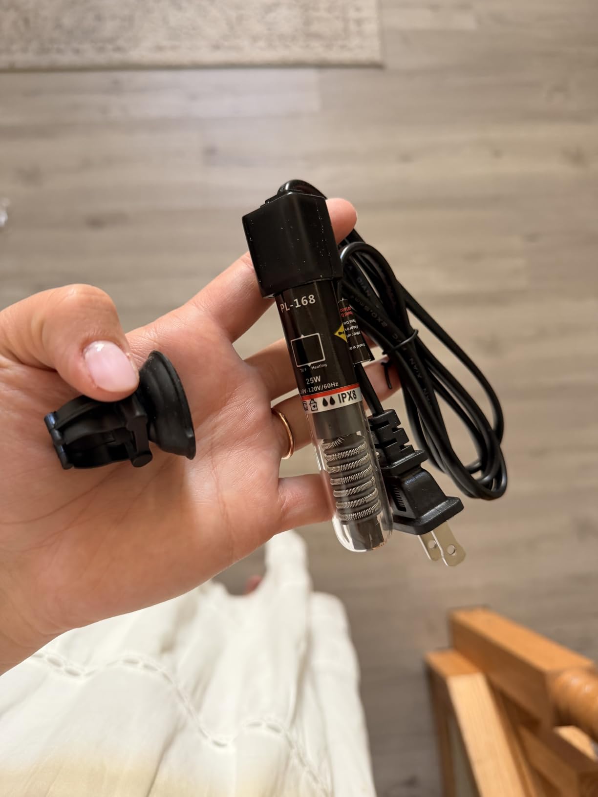 25Watt Mini Aquarium Submersible Betta Heater with Free Thermometer Strip for 1-6 Gallon Fish Tanks (Preset Temperature 78℉) customer photo 1