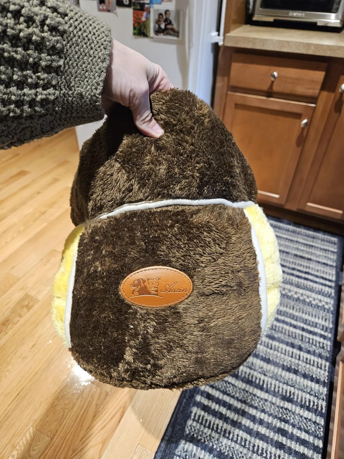 YUEPET Guinea Pig Bed, Warm Fleece Slipper-Shaped Cuddle Cave, Grey | Cozy Guinea Pig House, Portable Guinea Pig Hideout, Soft Coral Fleece, Washable Cushion, Folds Flat, Slipper Shape customer photo 1