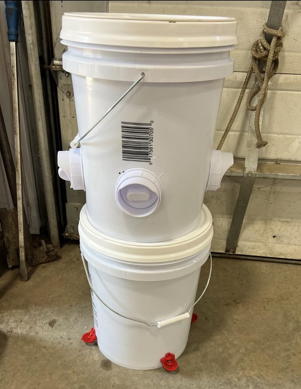 DIY Chicken Feeder Rain Proof Poultry Feeder Port Gravity Feed Kit for Buckets, Barrels, Troughs (4 Port with holesaw) customer photo 1