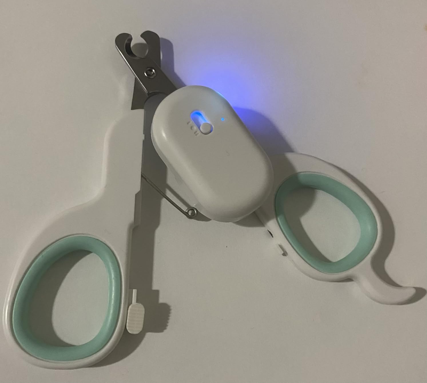 Pet Nail Clipper with LED & UV Light, Cat Claw Trimmer with Ultra Bright LED Light for Nail Bloodline to Avoid Over Cutting, Sharp Angled Blade Grooming Tool for Dog Cat Rabbit Small Animals customer photo 1