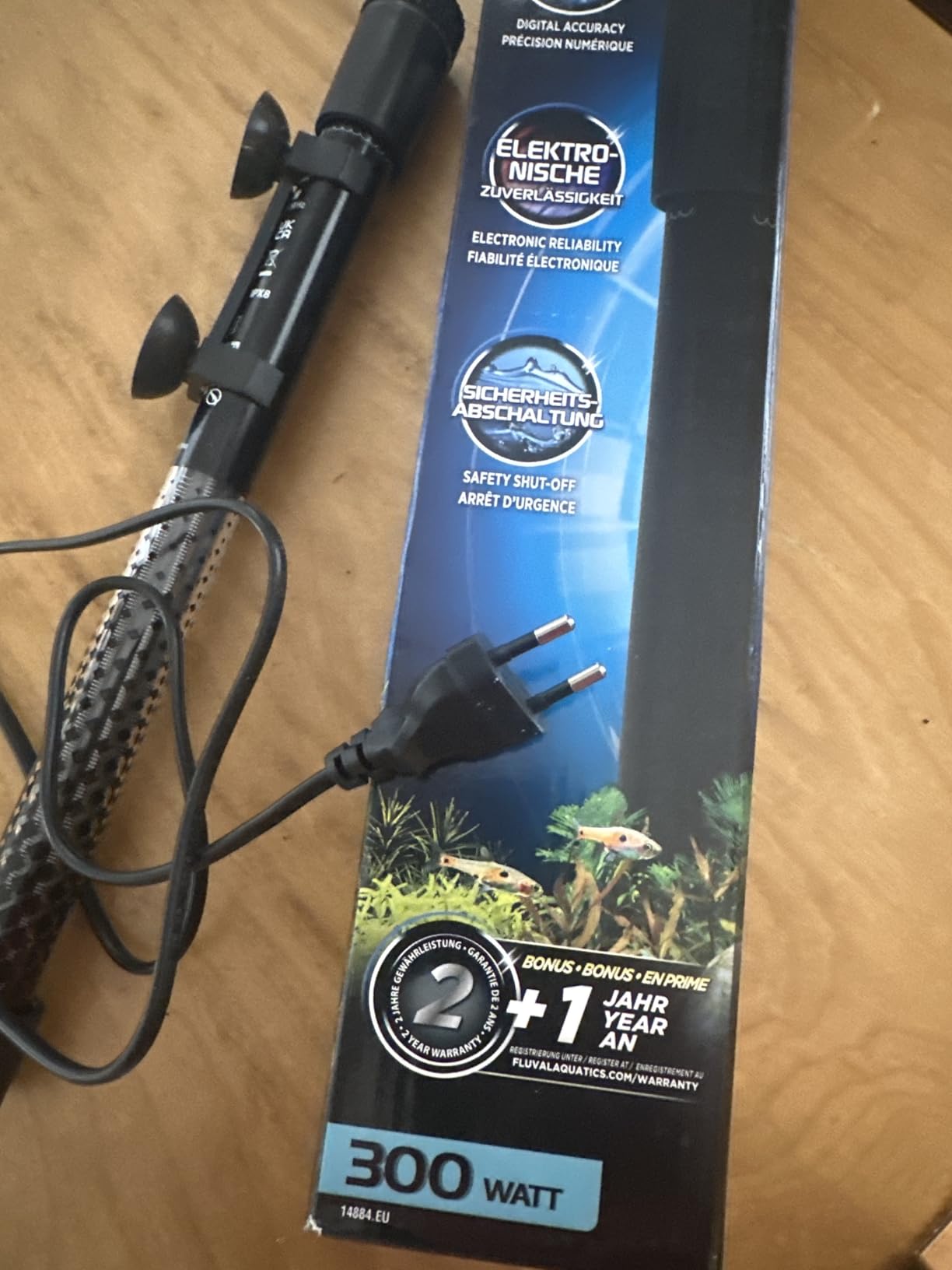 Fluval T300 Fully Electronic Heater for Freshwater Aquariums up to 80 Gal. customer photo 1