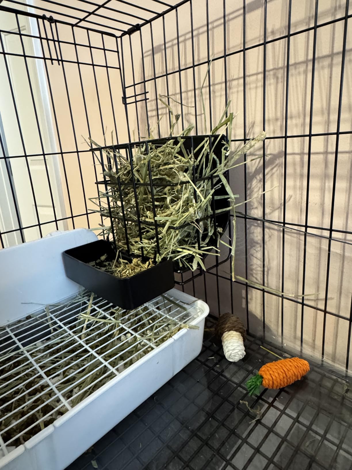 Guinea Pig Hay Feeder,Rabbit Hay Feeder with Heavy-Duty Metal Frame Hay Holder,for Bunny, Guinea Pigs,Chinchillas-6.9x4.7x6.6 inch customer photo 1
