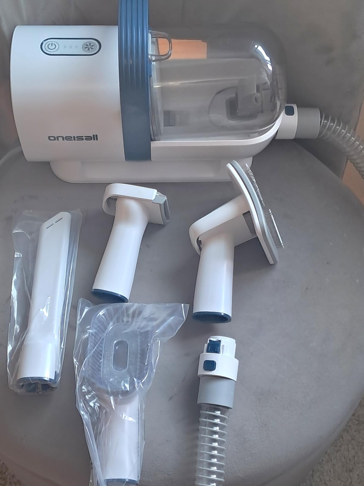 Dog Grooming Vacuum, Pet Grooming Vacuum Kit 2.3L Suction 99% Pet Hair with 5 Tools for Dog Cat for Shedding Grooming, Low Noise (Blue & White) customer photo 2