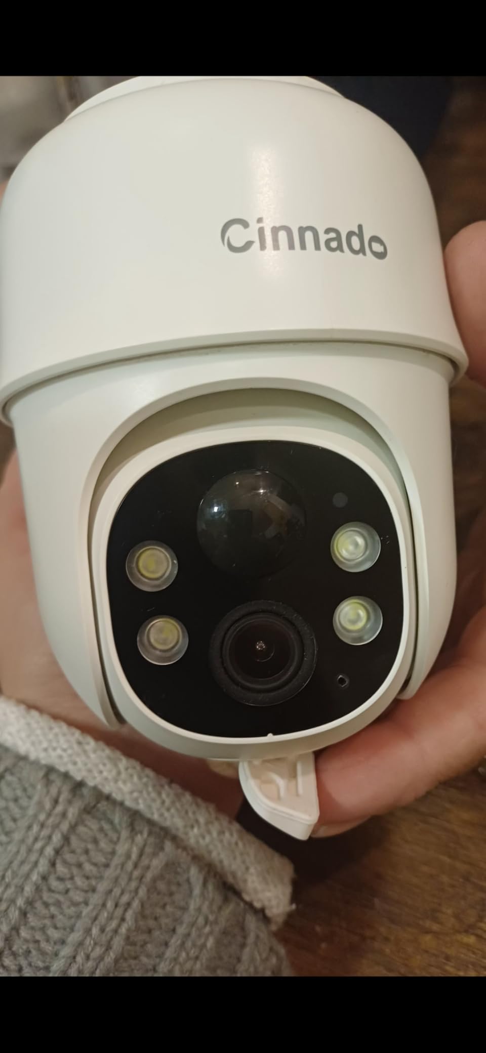 Cinnado 2K Solar Wireless Outdoor Cameras for Home Security White B6 2Pack customer photo 1
