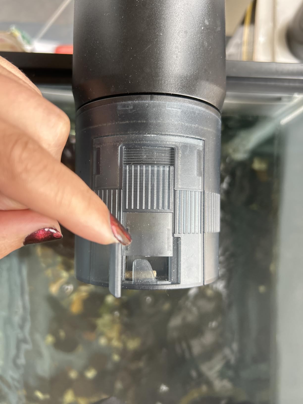 Automatic Fish Feeder Dispenser for Aquarium: 200ml Large Capacity Auto Feeders for Small Tank Turtle Betta Koi - Battery Food Feeding Timer for Flakes Pellet Vacation Weekend Day customer photo 1