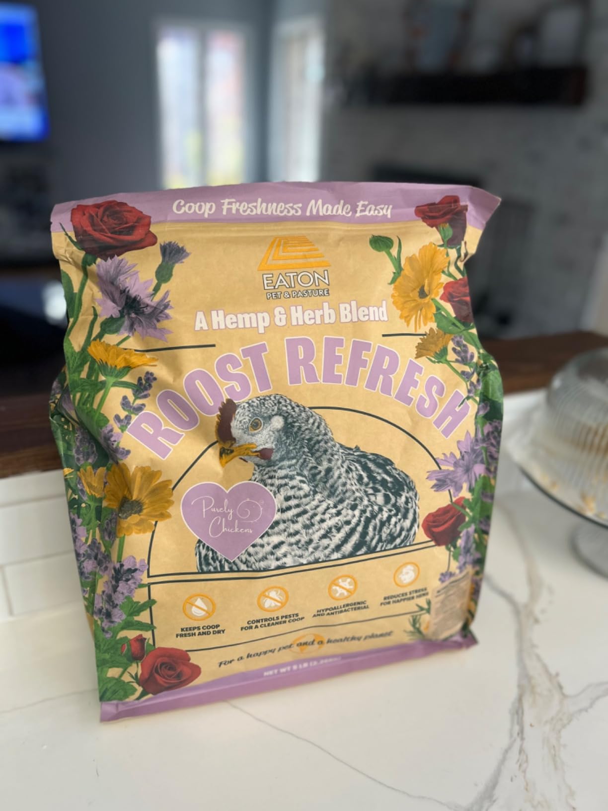 Eaton Pet and Pasture Roost Refresh, Aromatic Herb and Hemp Blend, Odor Eliminator, Coop Freshness Made Easy, 5LB customer photo 2