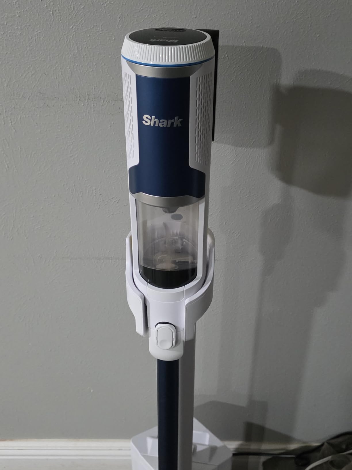 Shark Clean & Empty Cordless Stick Vacuum, White & Blue, BU3523 | Auto-Empty, Lightweight, HEPA Filter, Exclusive Motorized Hand Tool for Pet Hair, Carpets & Hard Floors, 40-Min Runtime customer photo 2
