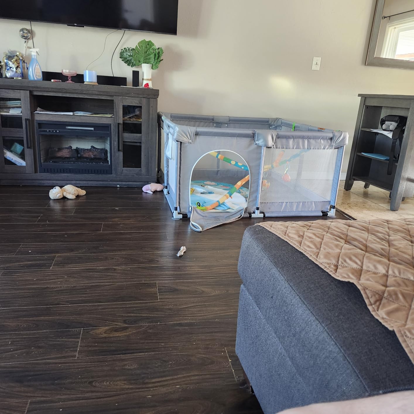 XVISHX 42x42 Inches Puppy Playpen with Gate, Dog Playpen for Puppies or Small Dogs, DogFence Pet Playpen for Indoor & Outdoor, Sturdy Safety DogPen with Thickened Fabric, High-Strength Nylon Wire Mesh customer photo 2