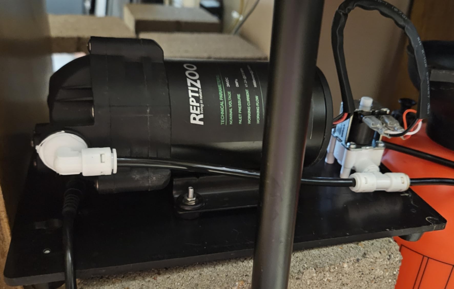 REPTI ZOO Misting System with Timer, Reptile humidifier with 4 Spray Nozzles & 2 Drip Nozzles, Low Noise Self-Priming Pump, Mister System for Reptile Amphibians Habitat, Botanical Gardens customer photo 1