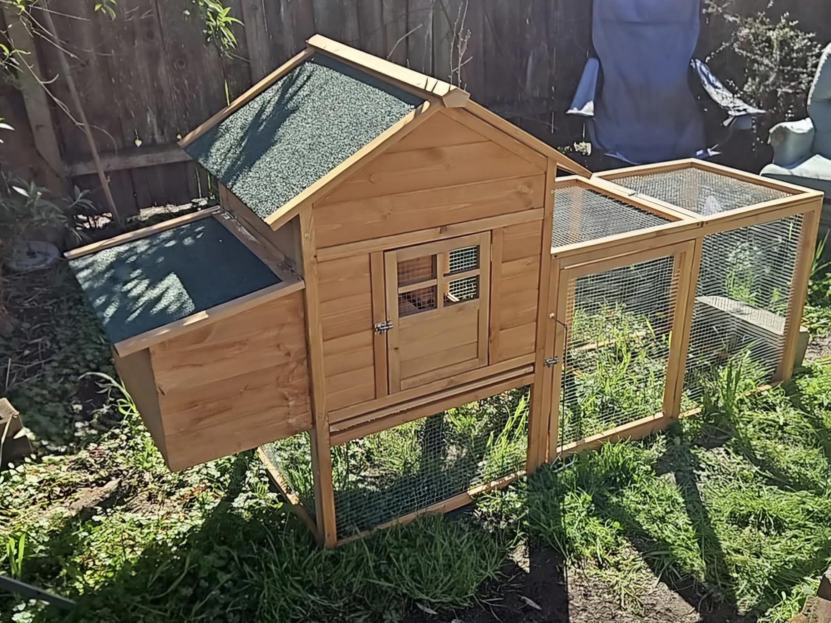 Outdoor Chicken Coop for 2-4 Chickens Wooden Hen House Poultry Pet Hutch Run Cage w/Waterproof Asphalt Roof, Ramp, Nesting Box, Wire Fence (80