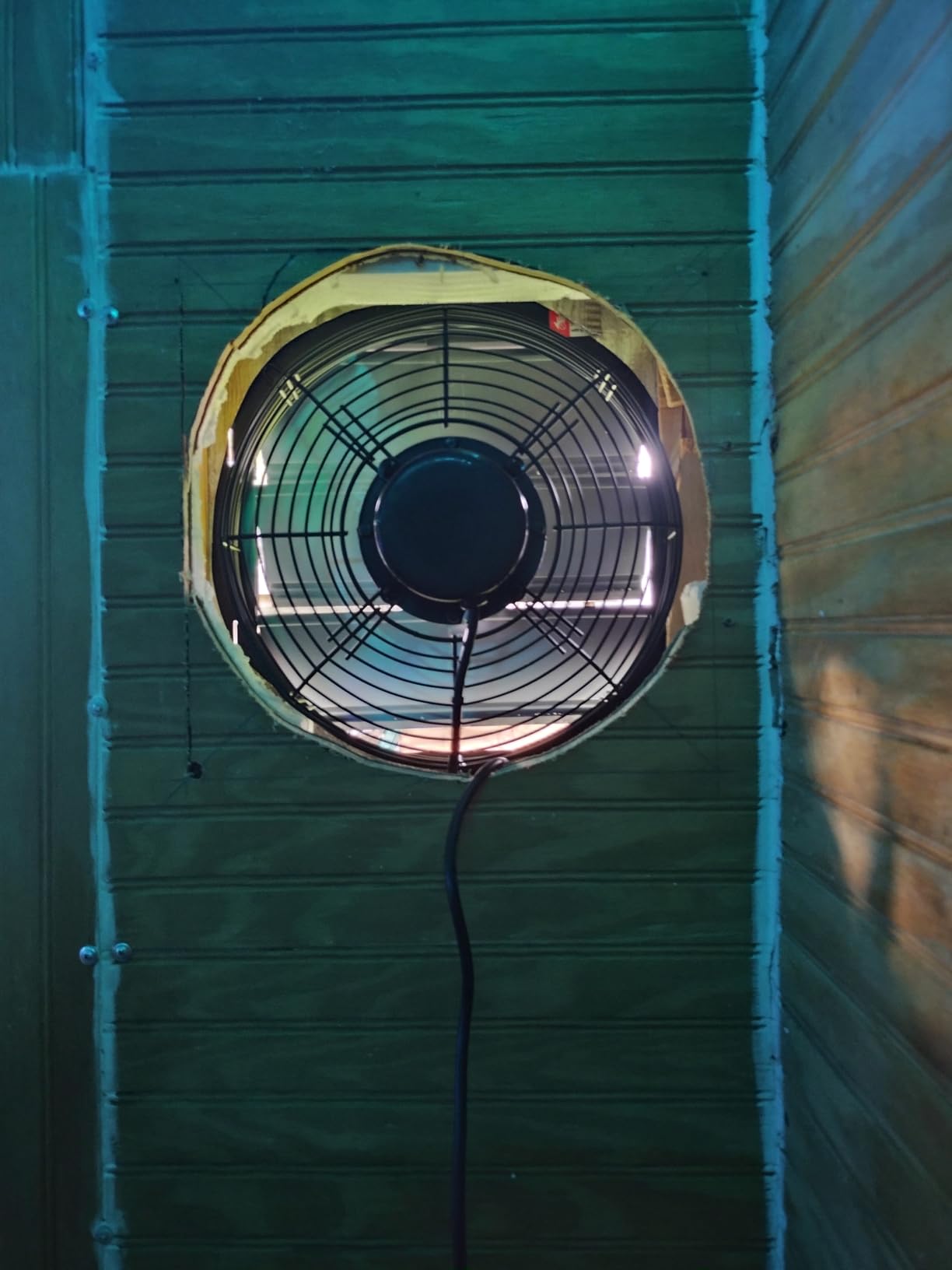 addlon 12 Shutter Exhaust Fanwith Remote Control, 8 Speeds 25W Energy Efficient DC Motors, 1200CFM, 8-Hour Timer, Garages/Greenhouse/Attic/Chicken Coop Ventilation Fan,Low Noise, Plug & Play customer photo 1