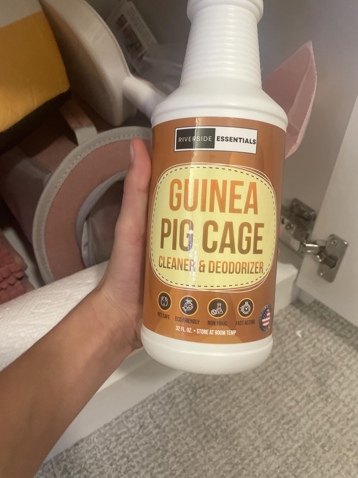 Guinea Pig Cage Cleaner & Deodorizer Spray, 32oz - Made in USA | Non-toxic, pet-safe formula helps eliminate odors in guinea pig cages and other small animal habitats customer photo 1