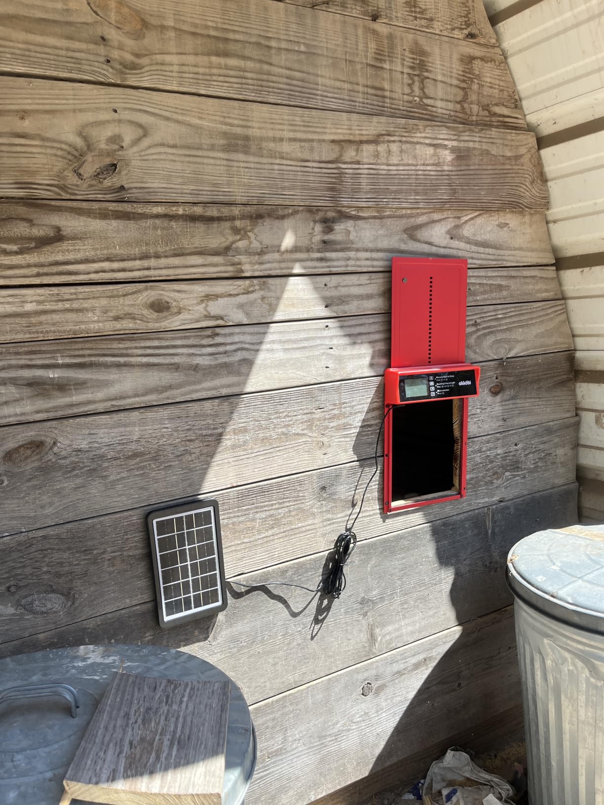 Okkobi Automatic Chicken Coop Door Solar Powered - LCD Display - Chicken Coop Door with Light Sensor & Timer - Security & Peace of Mind: Anti-Pinch Function - 5-Year Protection - Black customer photo 2