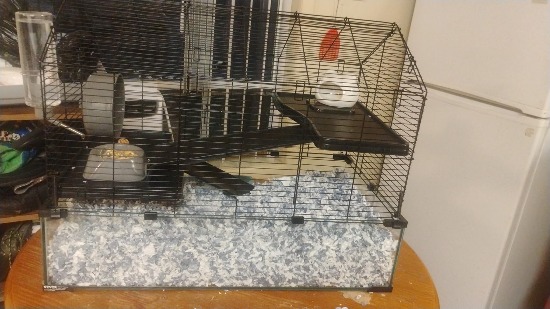 VEVOR Hamster Cage, 360°Viewing Transparent Hamster Habitats, Small Animal Cage, 22.8 x 15 x 21.3 in, Ventilated Pet Mouse Cages with Water Bottle, Portable Hamster House for Rats, Guinea Pigs customer photo 2