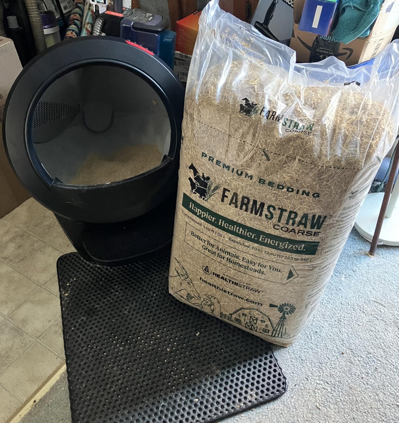HealthiStraw FarmStraw Coarse Cut 3 cu ft (25lb) Expands up to 10+ cu ft - All-Natural, Wheat Straw Chicken Bedding for Clean, Dry, Odor-Free Coops, Dust-Free, Insulative, Absorbent - Sustainable customer photo 2