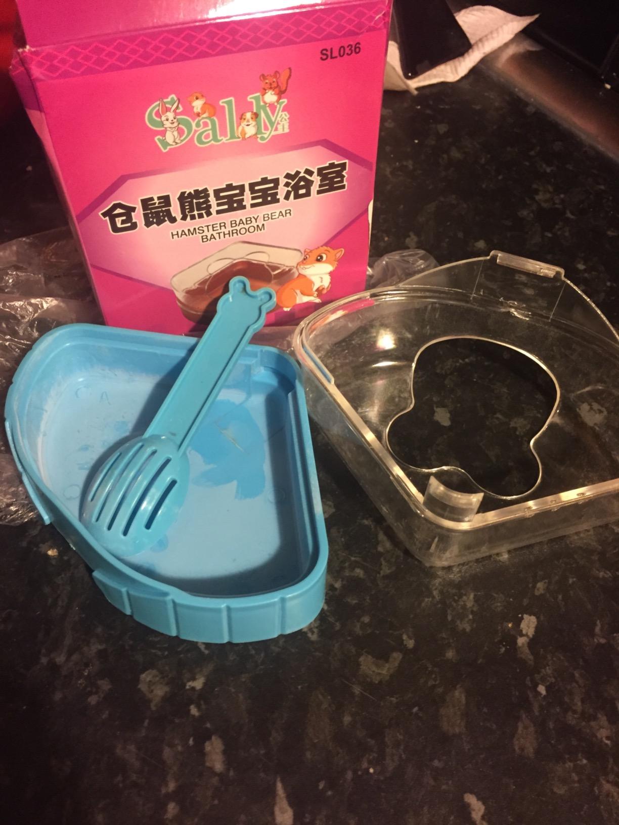 PINVNBY Large Hamster Sand Bath Container Chinchilla Dust Bathroom Small Animal Bathtub Transparent Gerbil Litter Box with Spoon for Dwarf & Syrian Mice Lemming (Star-Shaped Opening) customer photo 2