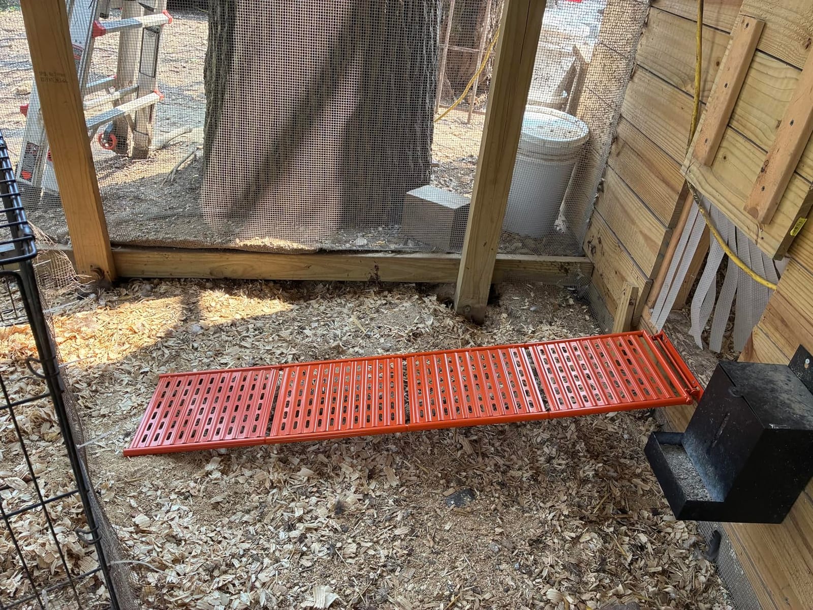 Lilyang Heavy-Duty Metal Chicken Coop Ladder Ramp, Orange, 48.0