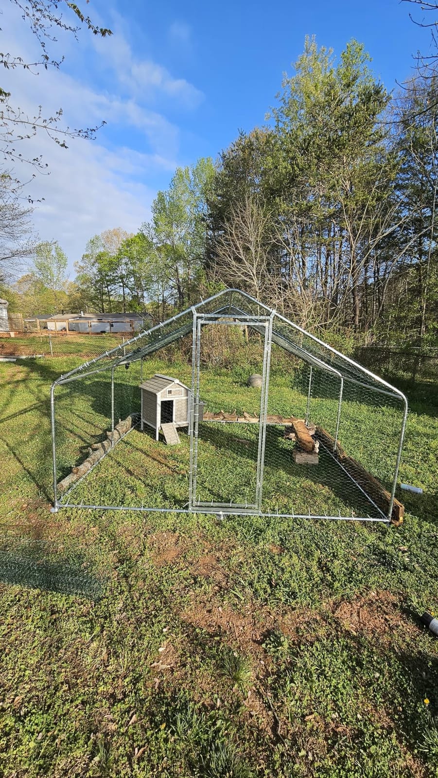 Heavy Duty Metal Chicken Coop with Hardware Cloth, Walk-in Poultry Cage with Solar Light, Waterproof Anti-UV Cover, Large Outdoor Chicken Run for Hen Duck Rabbit customer photo 2