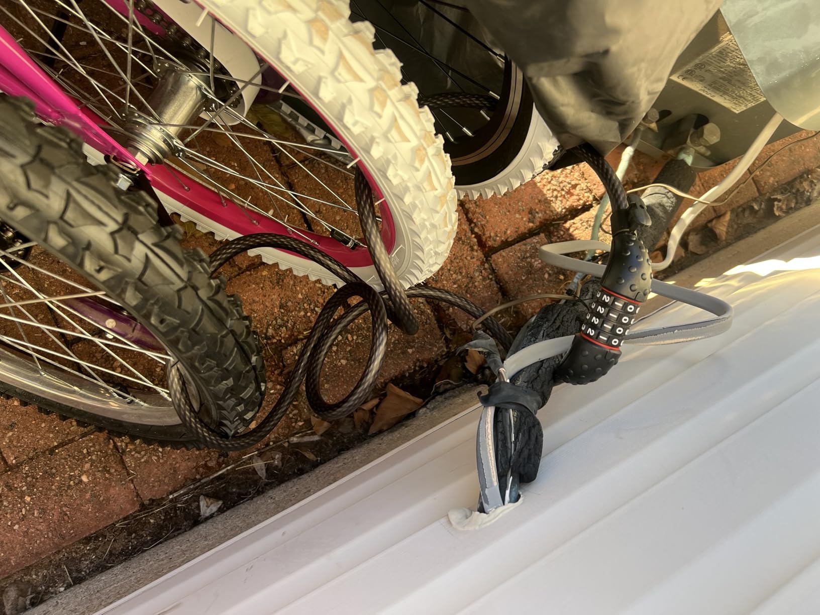 Master Lock 6 ft Cable Bike Lock 4-Digit Combination 1/2 in Diameter 8122D customer photo 2