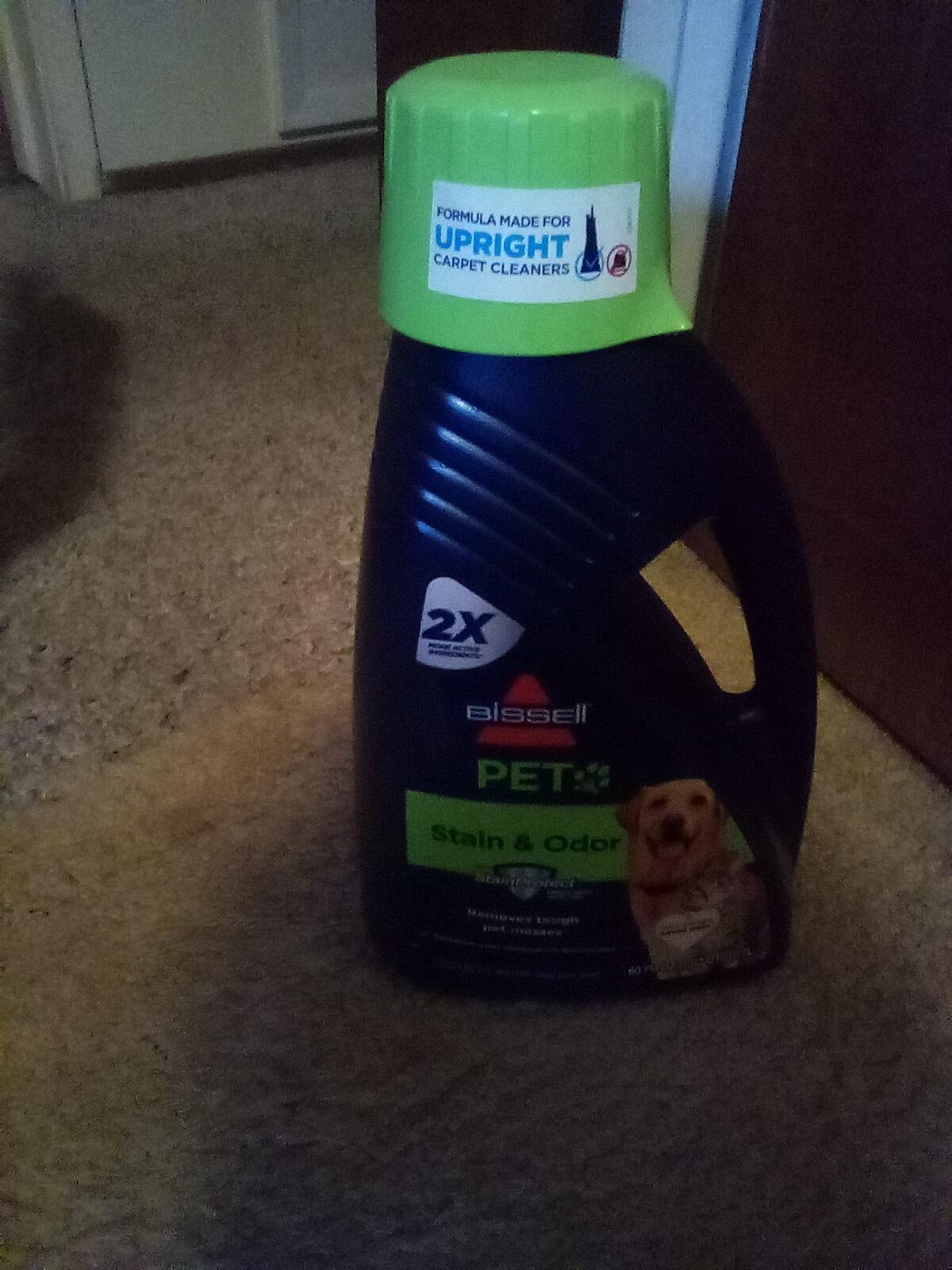 BISSELL 2X Pet Stain & Odor Full Size Machine Formula, 60 ounces, 99K52 customer photo 1