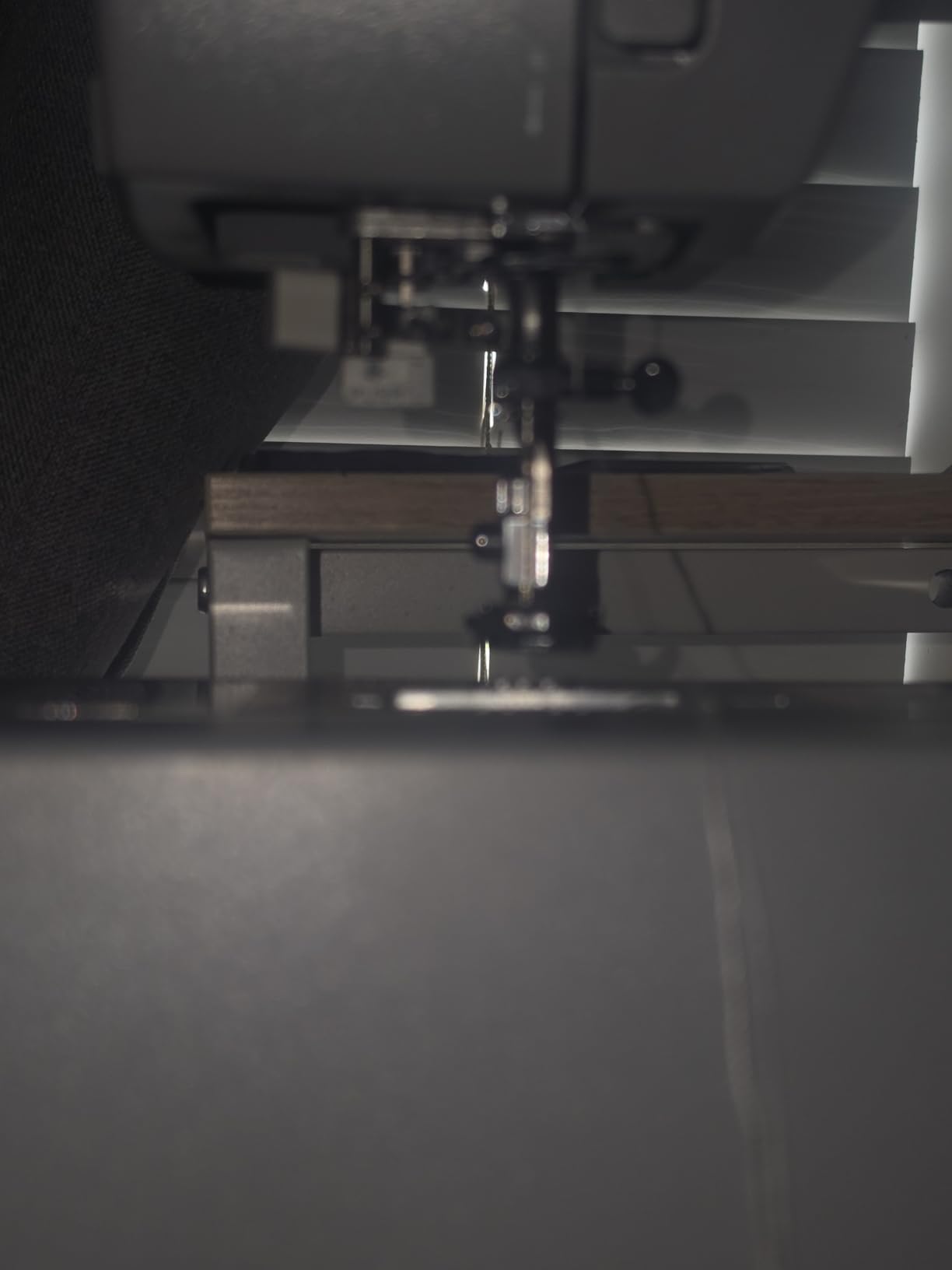 SINGER® 4423 (Grey) High Speed Heavy Duty Sewing Machine with Accessory Kit | 23 stitches deliver 97 applications, 50% more power for denim and canvas, 1100 stitches/min, metal frame, 1-step buttonhole customer photo 1