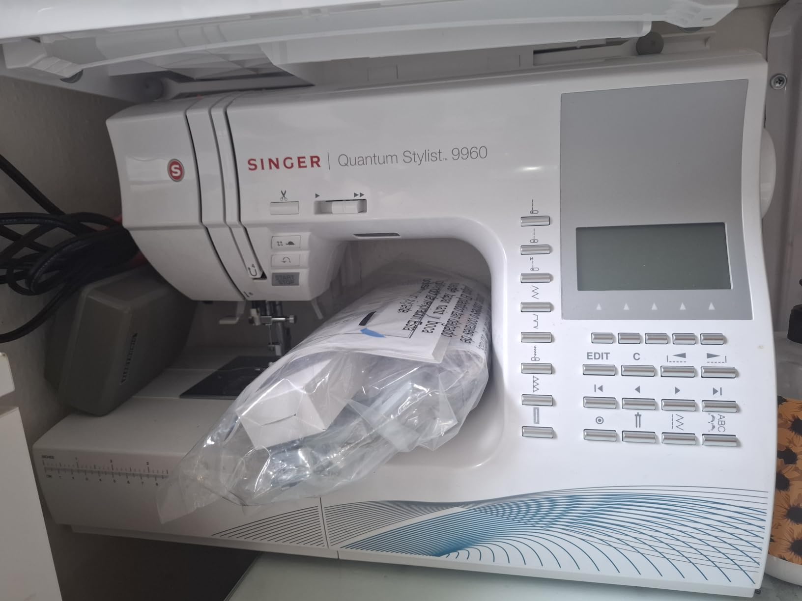 SINGER® Quantum Stylist 9960 Computerized Sewing & Quilting Machine customer photo 2