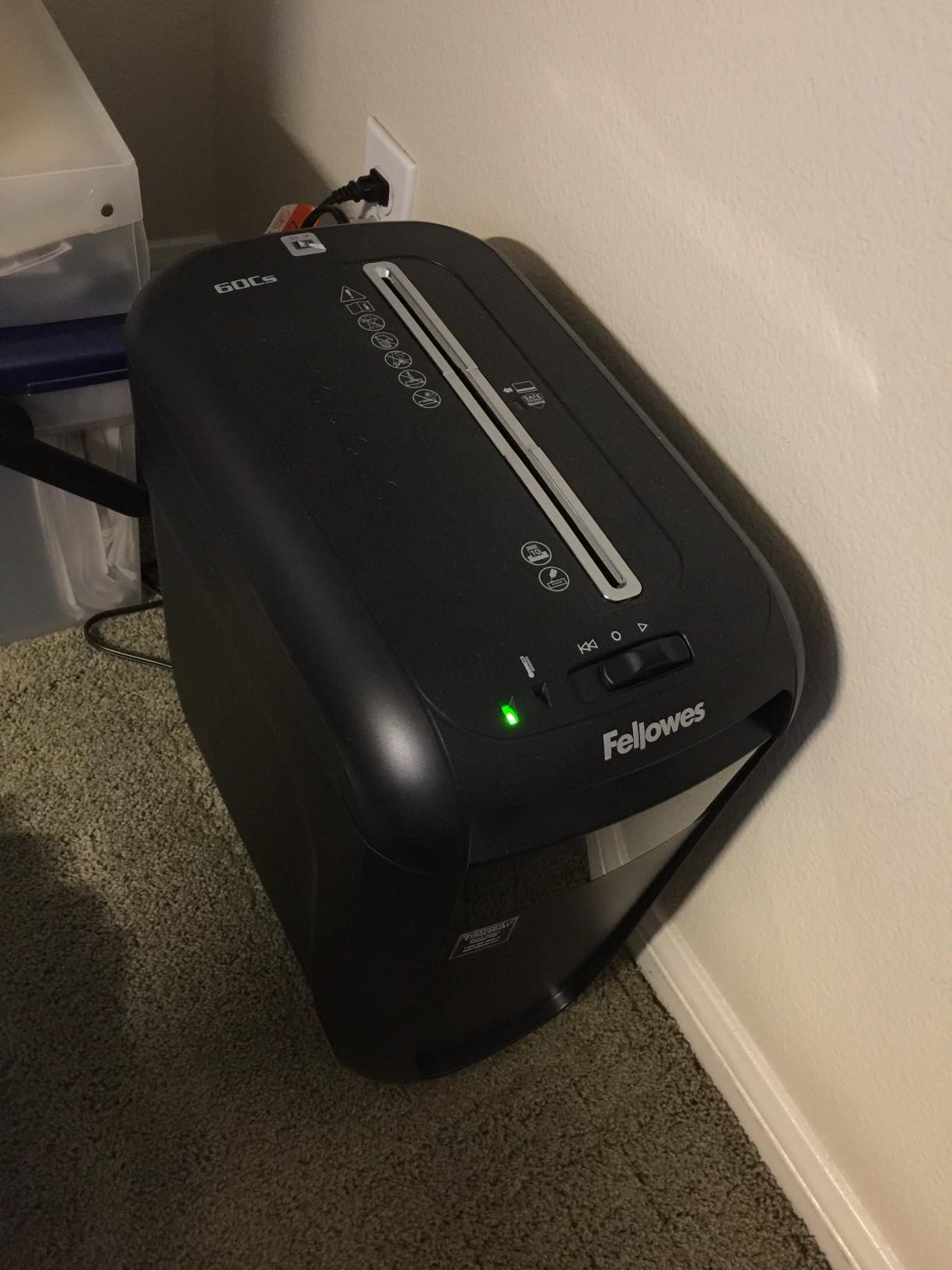 Fellowes Powershred 60Cs 10-Sheet Cross-Cut Paper and Credit Card Shredder with SafeSense Technology (4606001) customer photo 1