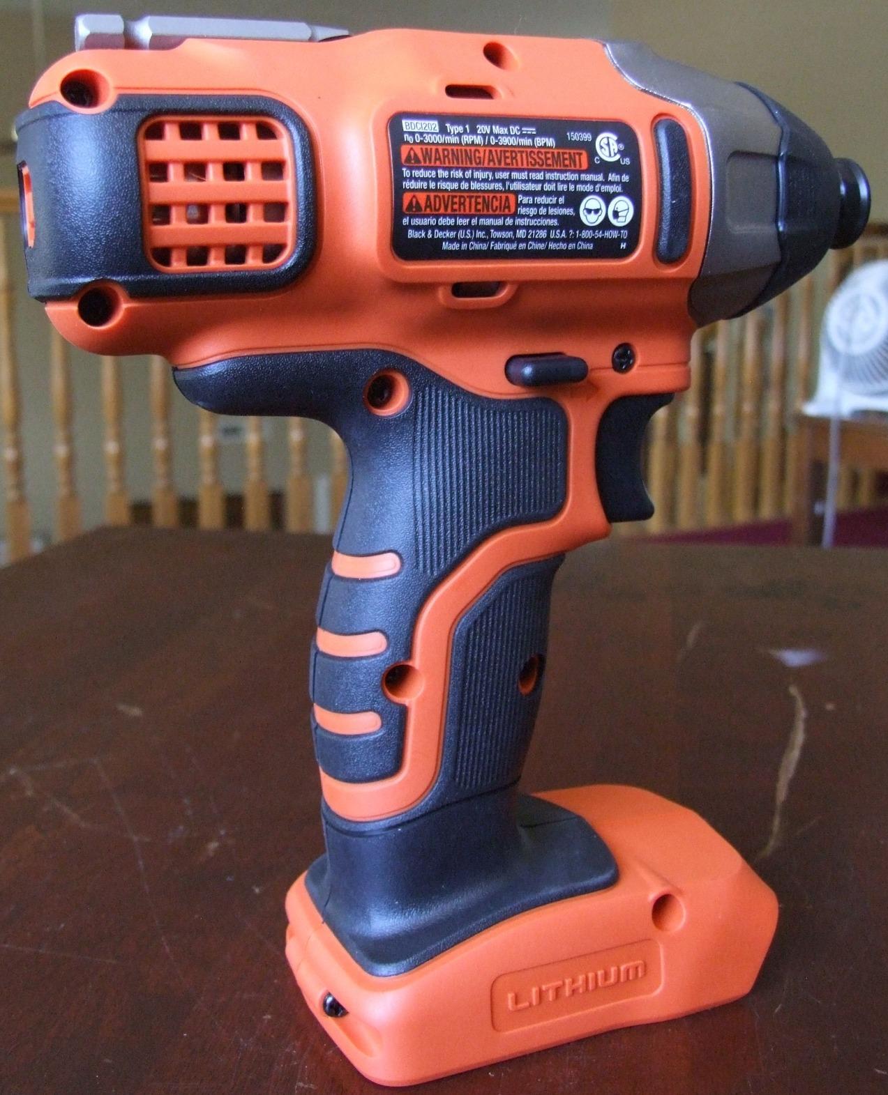 BLACK+DECKER 20V MAX* POWERCONNECT 1/4 in. Cordless Impact Driver Kit (BDCI20C) customer photo 2