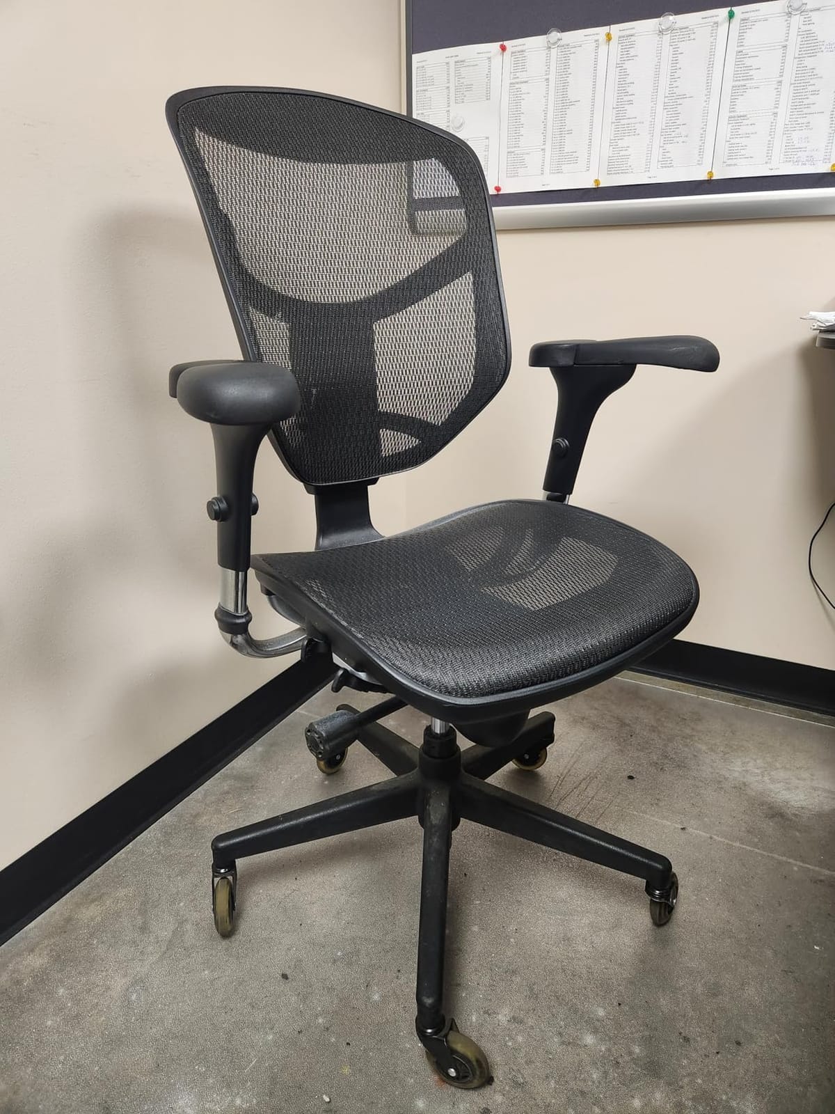 WorkPro® Quantum 9000 Series Ergonomic Mid-Back Mesh/Mesh Chair, Black customer photo 1