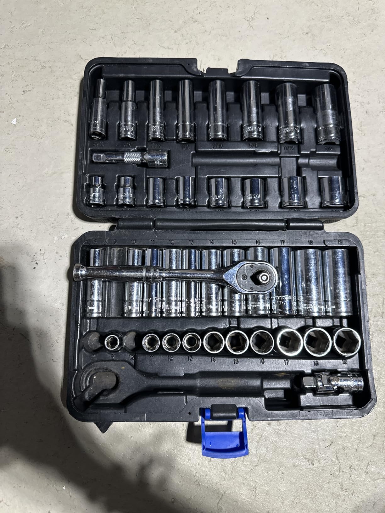 EPAuto 69 Pieces 1/4-Inch & 3/8-Inch Drive Socket Set, Pear Head Ratchet customer photo 2