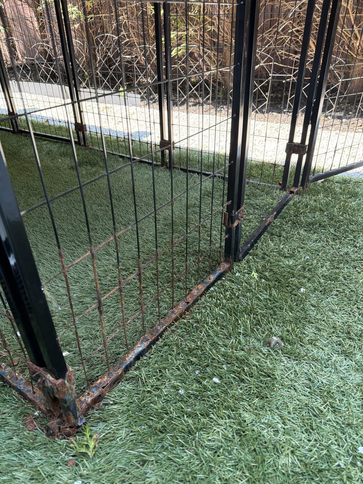 PawHut Outdoor Dog Kennel with Roof for Medium Dogs 8' x 4' x 6' Silver customer photo 2