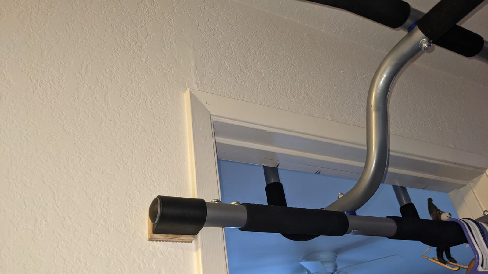 Ultimate Body Press XL Doorway Pull Up bar with Elevated bar & Adjustable Width customer photo 2