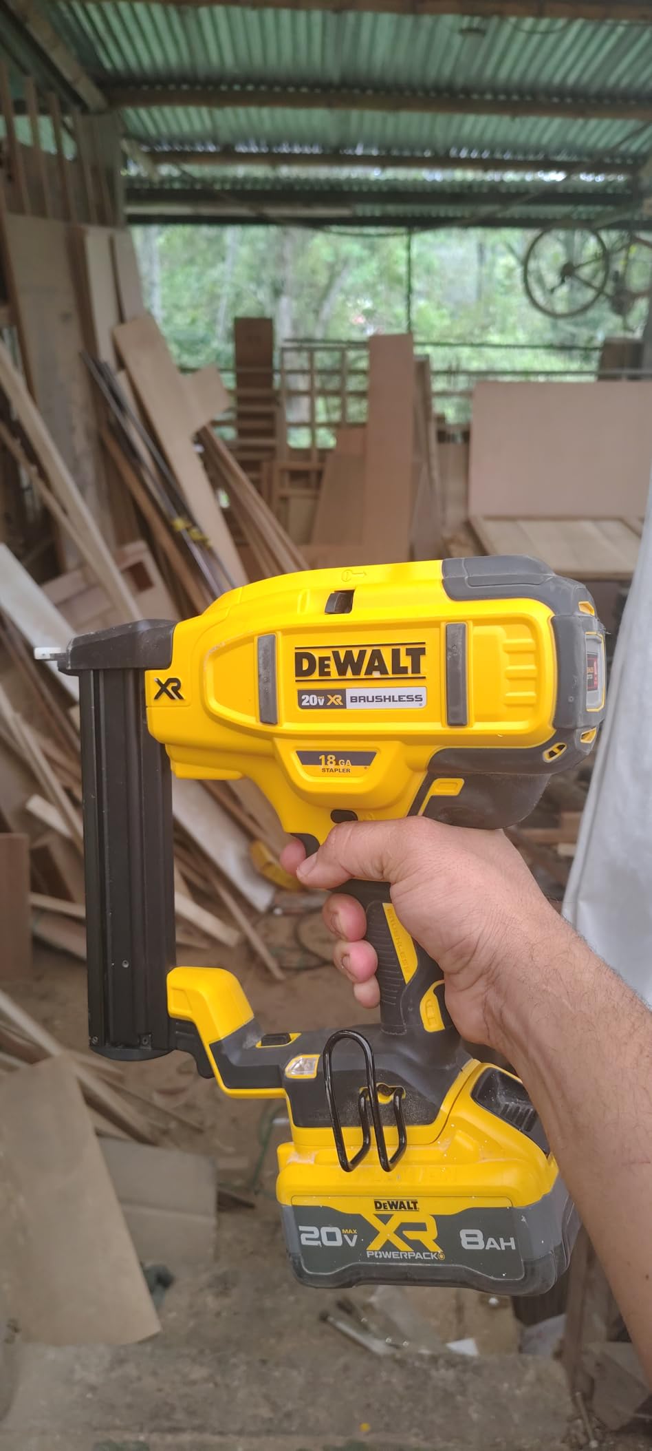 DEWALT 20V MAX* Narrow Crown Stapler, 18GA, Tool Only (DCN681B) customer photo 2