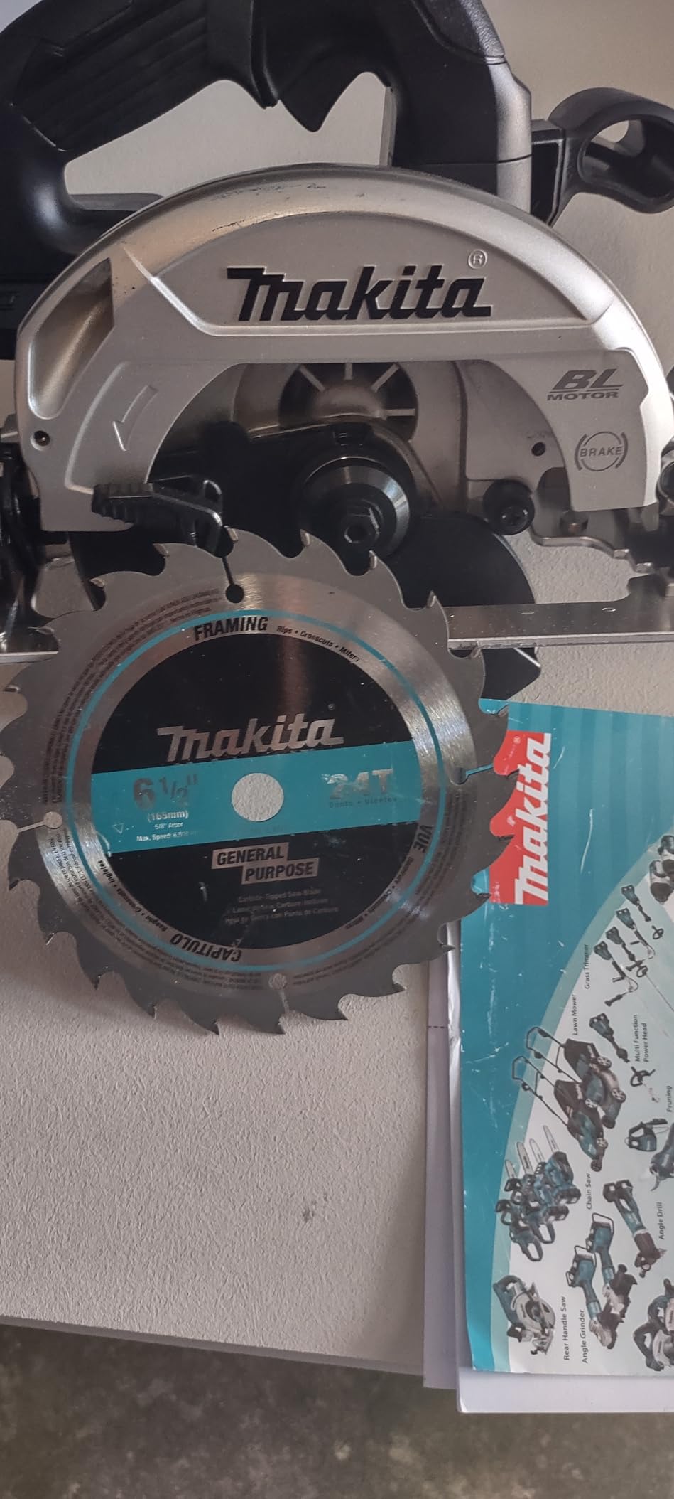 Makita XSH04ZB 18V LXT® Lithium-Ion Sub-Compact Brushless Cordless 6-1/2” Circular Saw, Tool Only customer photo 2
