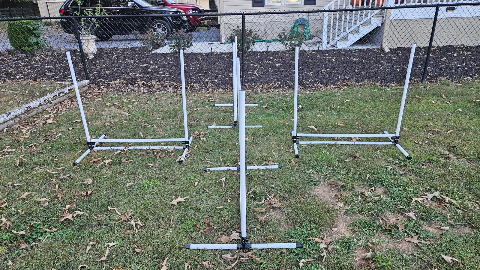 PawHut 4 Piece Dog Agility Training Equipment for Dog Agility Course White | Adjustable Height Jump Bars, Included Carry Bag, Displacing Top Bar customer photo 1