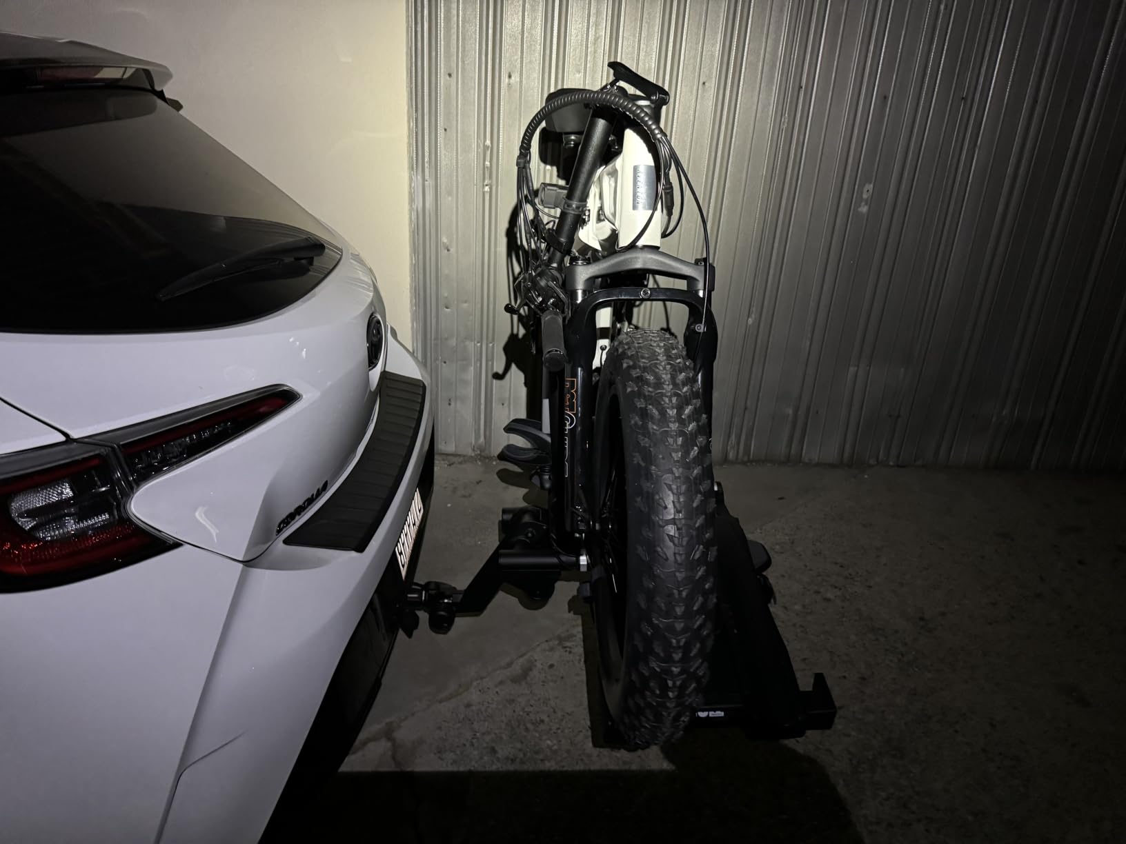 Thule EasyFold XT 2 Hitch Bike Rack, 130lb Load Capacity, E-Bike Compatible customer photo 2