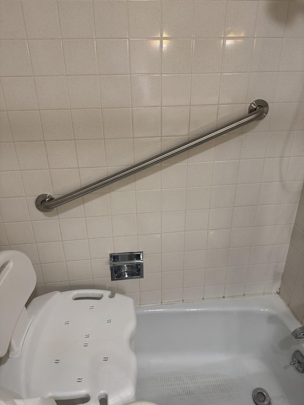 Amazon Basics Bathroom Safety Grab Bar, 18 Inch Length, 1.5 Inch Diameter, Handicap Handle, Bathtub and Shower Fall Prevention, Holds up to 500LBs, ADA Compliant, Brushed Stainless Steel customer photo 1