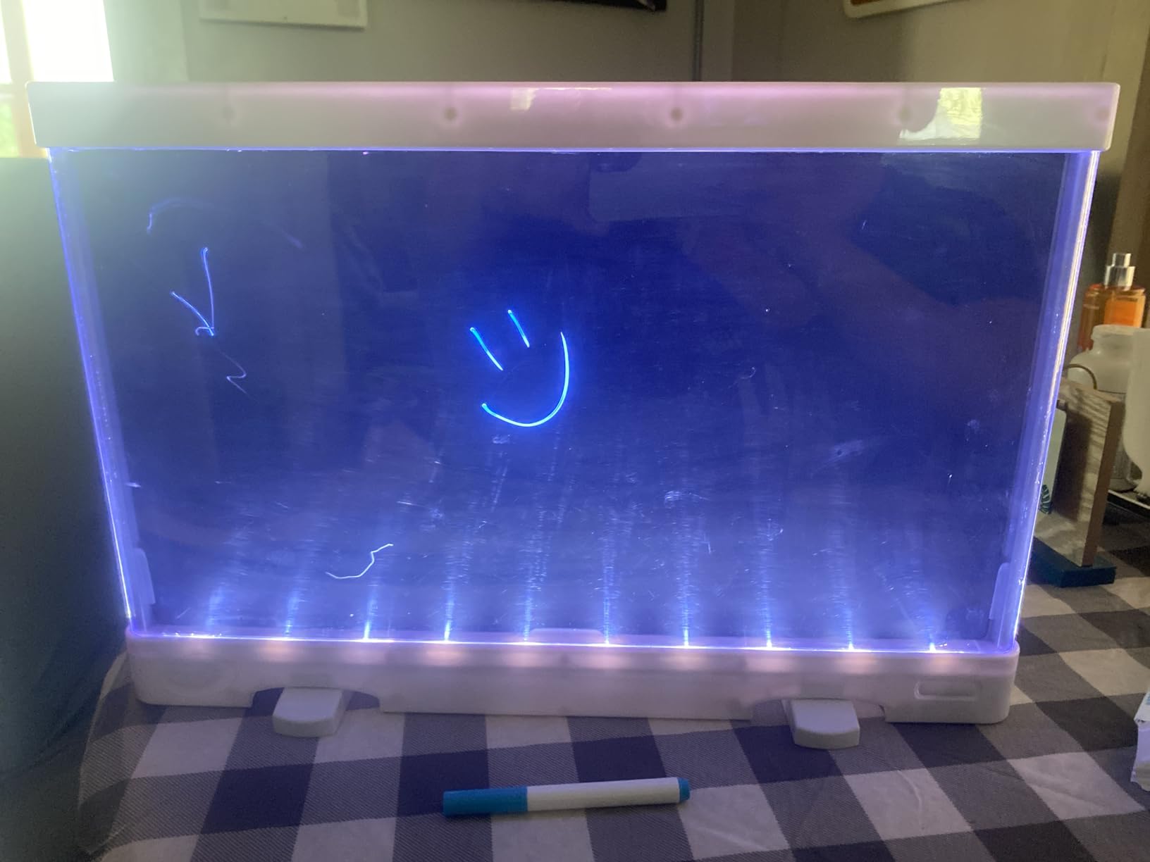 Crayola Ultimate Light Board - White, Kids Drawing Tablet, Gifts for Kids, LED Drawing Board, Sketching Art Projector, Toys for Boys & Girls, 6+ customer photo 1