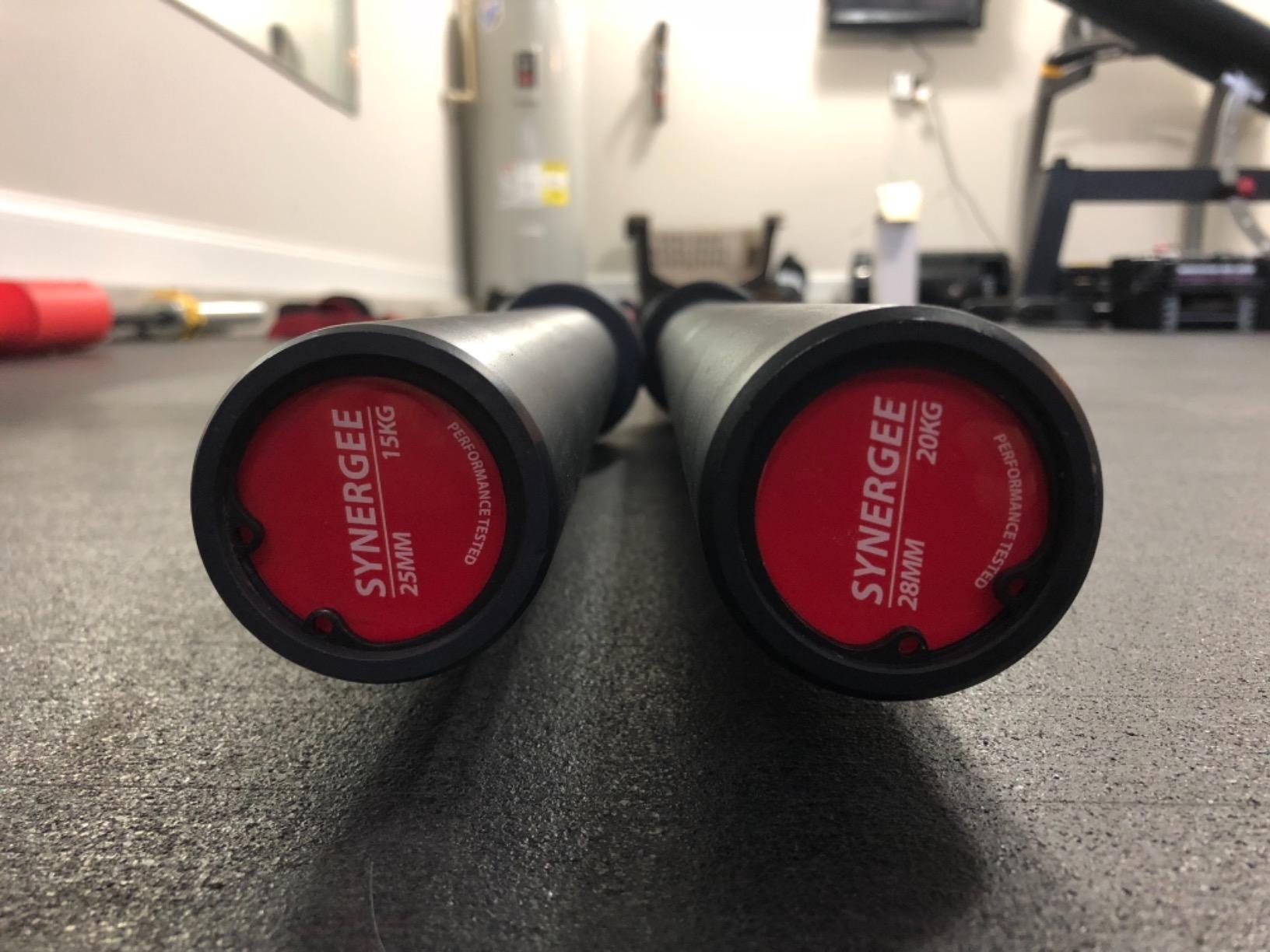 Synergee Games 15kg and 20kg Colored Ceramic Coated Barbells. Rated 1500lbs for Weightlifting and Powerlifting. Black, Red, Grey, Pink customer photo 1