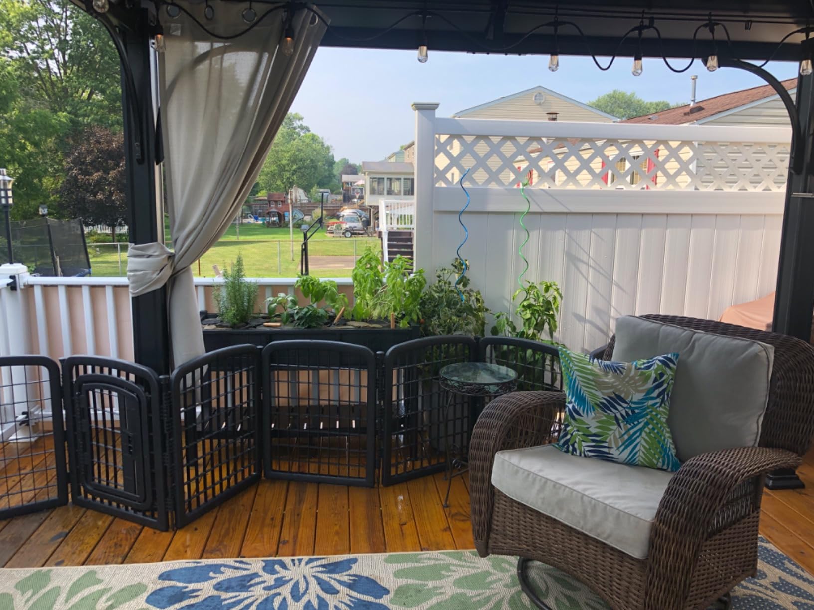 Amazon Basics 8-Panel Octagonal Plastic Dog Playpen, Indoor/Outdoor Pet Fence with Gate, Exercise Pen for Puppies and Small Animals, 28 inches, Grey customer photo 1