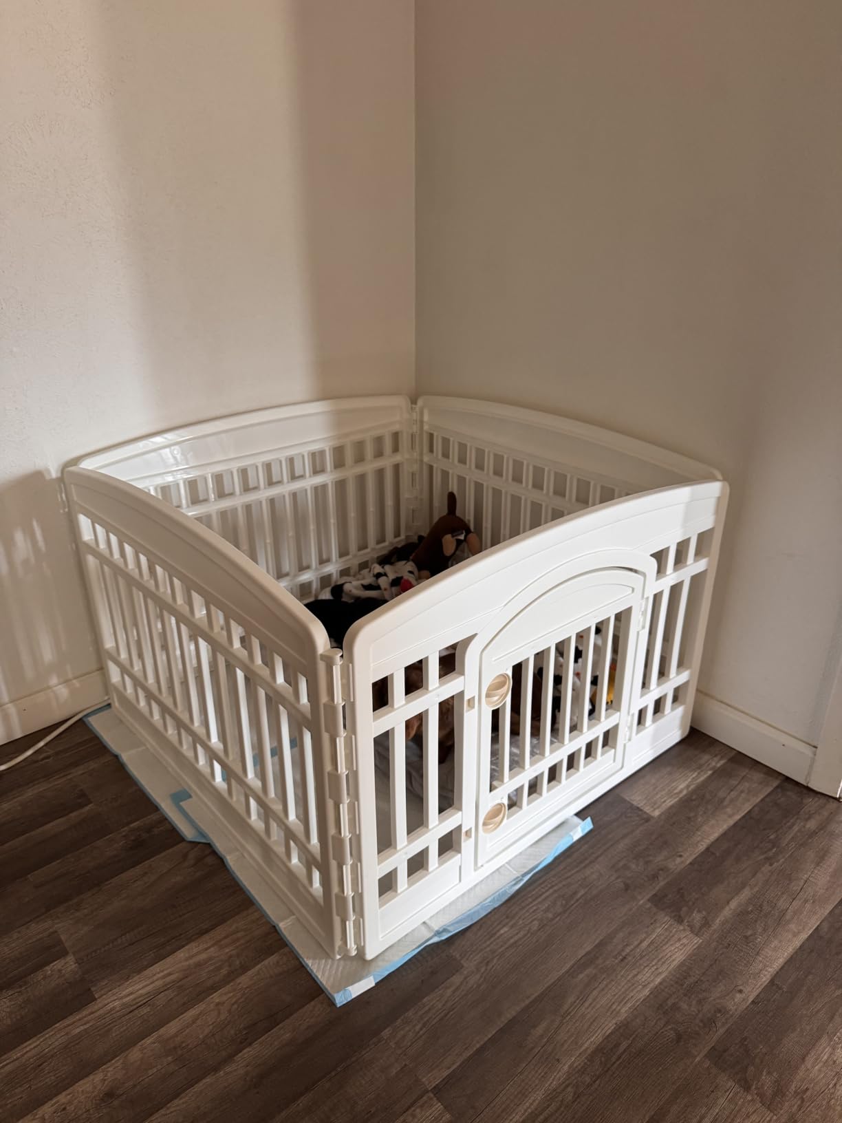 IRIS USA 4-Panel Dog Playpen, Pet Enclosure, White | Puppy Training, Configurable Layout, Multi-Shape Setup, Custom Pen Configuration, Secure Door Latch, Stable Non-Tip Base customer photo 2