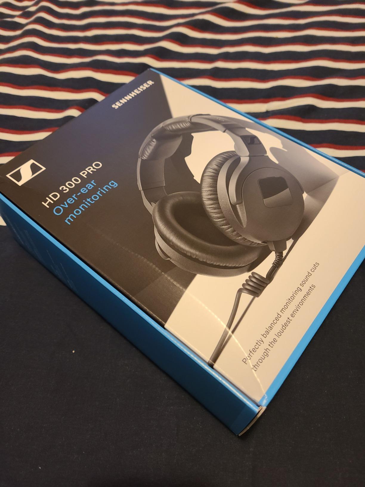 SENNHEISER Professional HD 300 PRO Over-Ear Broadcast Headphones,Black customer photo 1