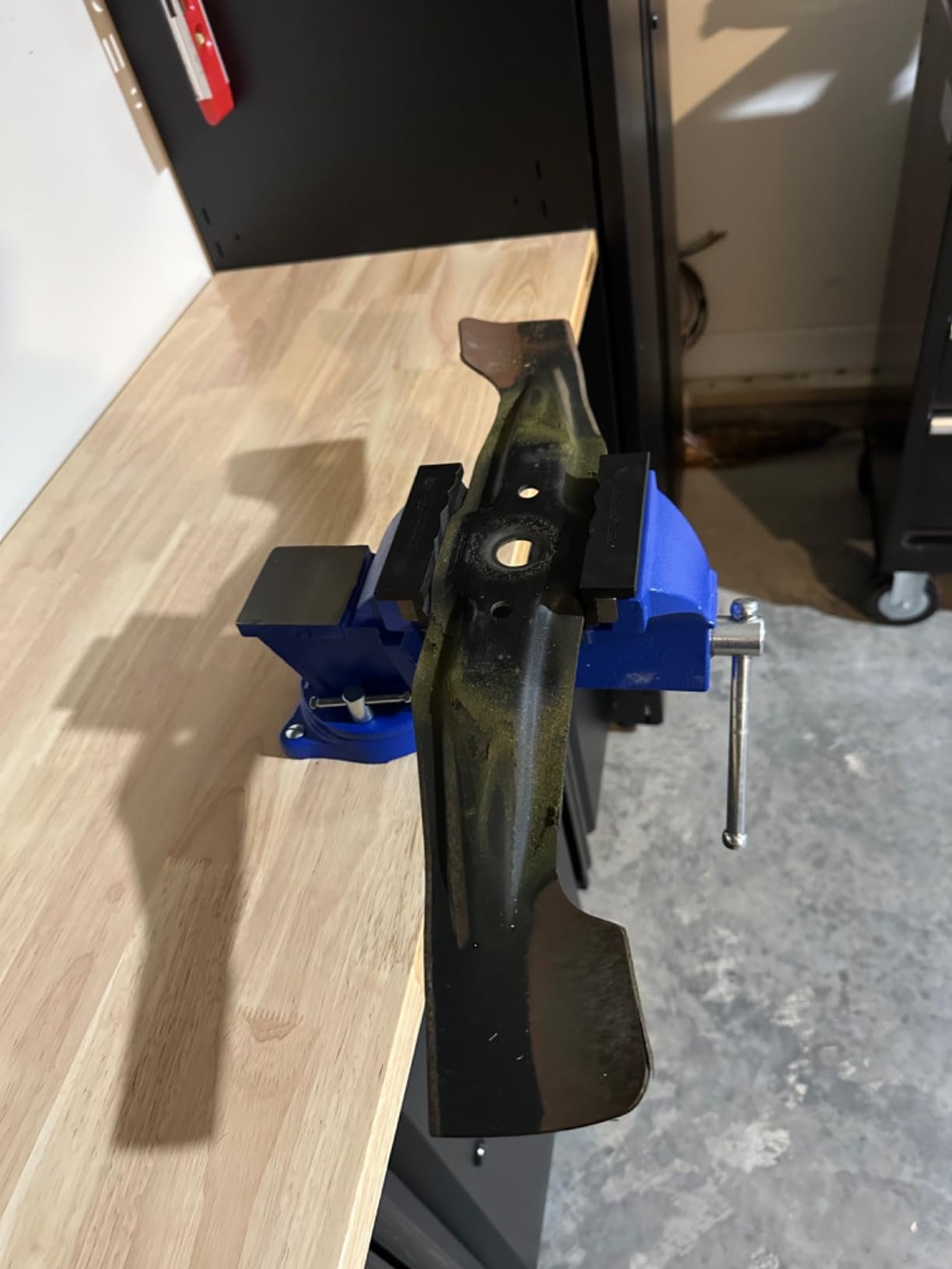 Forward 0806 6 Inch Bench Vise Workbench Vise with Anvil and Swivel Base customer photo 1