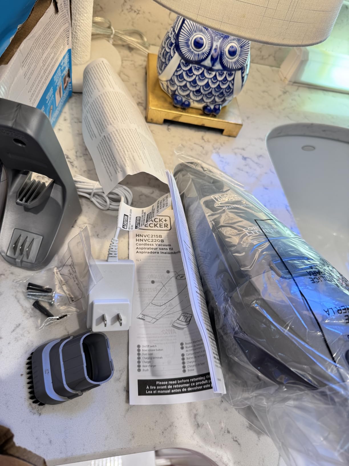 BLACK+DECKER dustbuster Handheld Vacuum, 8V Cordless, Hand Vacuum for Quick Cleanup with Crevice Tool and Washable Filter (HNVC220BCZ01) customer photo 2